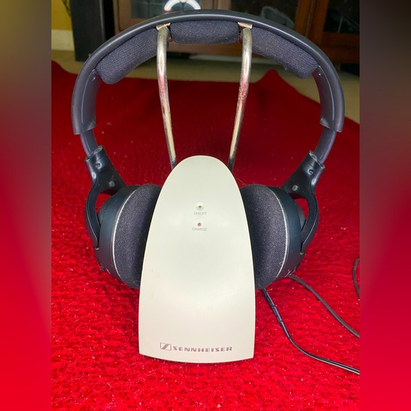 Sennheiser Other - Sennheiser wired headphones